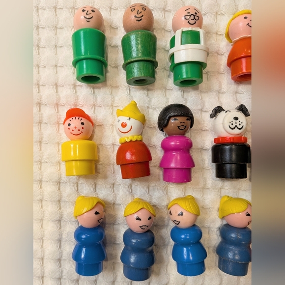 Vintage Fisher Price Little People Lot Of 18 Wooden Plastic Sesame Street Dog - Picture 2 of 8